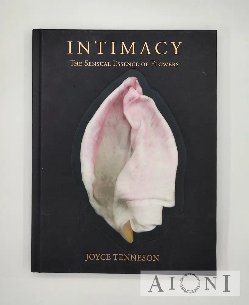 Intimacy Kirjat